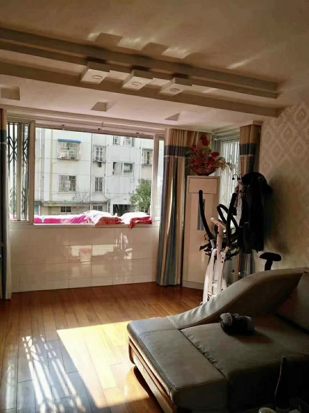 阳光小区 精装婚房 三室二厅 出租 真实图片